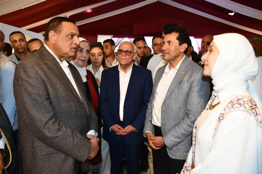 وزيرة التنمية المحلية: توجيهات رئاسية بالتواصل مع المجالس التشريعية والنيابية لتقديم أفضل خدمة للمواطنين 1 343741046 5577111385723595 8257580396309241250 n1720437066