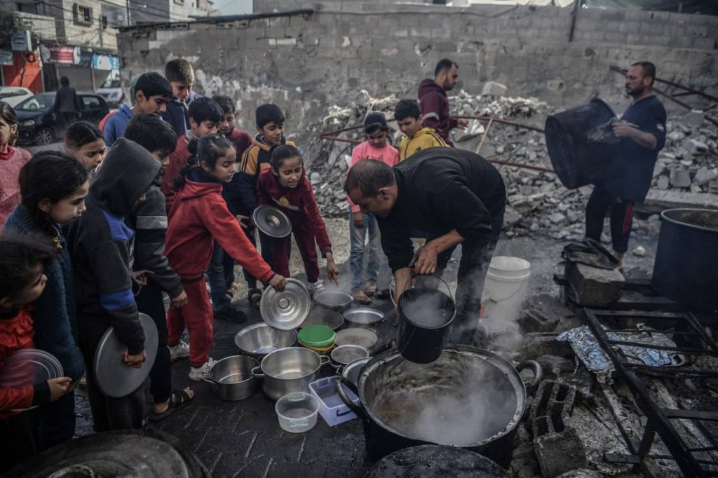 الهلال الأحمر الفلسطيني: وفاة 34 شخصا أغلبهم أطفال بسبب المجاعة وسوء التغذية في غزة 1 413895607 701634578818109 373222714697530962 n1721116928