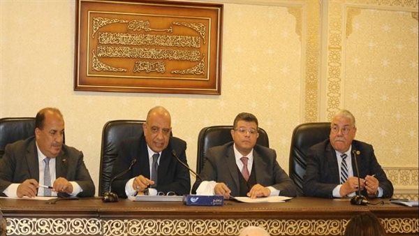 وزير قطاع الأعمال: تكثيف الجهود للنهوض بالشركات وتحسين اقتصاديات التشغيل ورفع معدلات الإنتاج 1 4171721500083