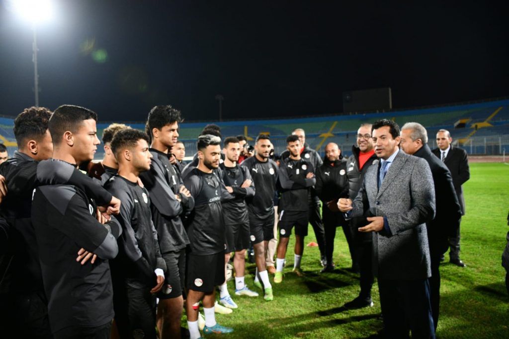 وزير الرياضة يشهد مران المنتخب الأولمبي و يؤكد على تذليل العقبات لتوفير أفضل مناخ للمنتخب وكل الرياضيين 1 651720428543