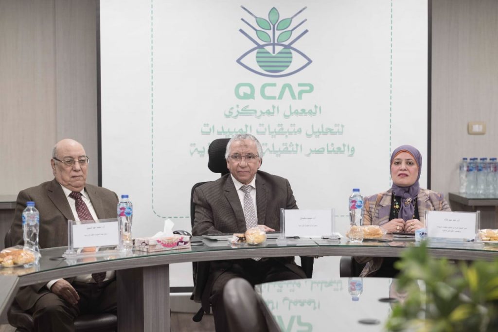رئيس "البحوث الزراعية" يؤكد أهمية دور "المركزي لمتبقيات المبيدات" في منظومة الرقابة على المنتجات الزراعية 1 7 10