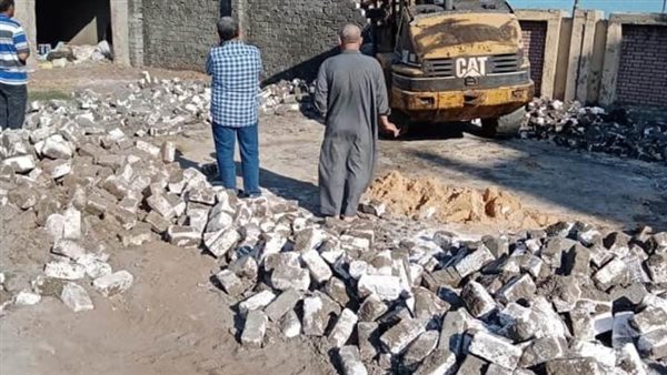 محافظ الدقهلية يوجه بتكثيف أعمال النظافة بشوارع جمصة لتحسين الصورة البصرية لرواد المصيف 1 7701721315643