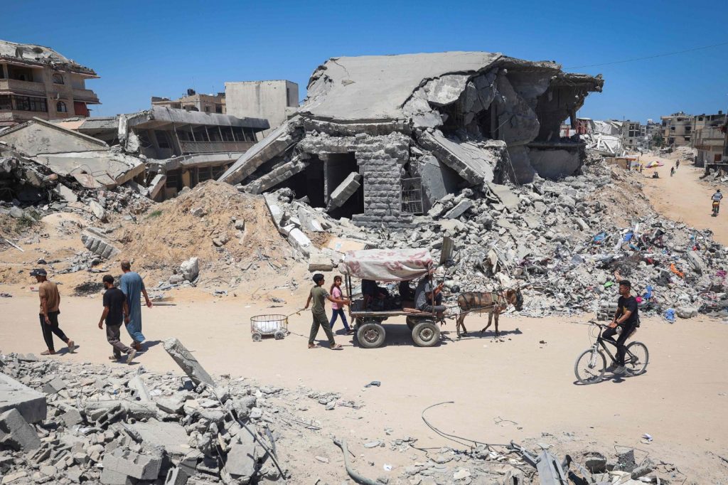 الاحتلال الإسرائيلي يجبر الفلسطينيين على إخلاء مناطق من أحياء خان يونس الشرقية وارتقاء 11 شهيدا على الأقل 1 83b8b87c 90a9 4659 af42 ce398dbd19f71721636225