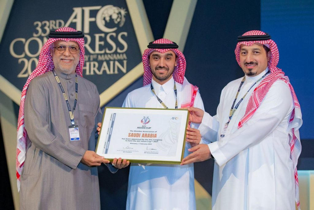 "حماة الوطن": الحكومة الجديدة تضم كوادر ذات كفاءة عالية ولديها القدرة لتحقيق تطلعات الشعب 1 Fn5IxSXX0AE wLS1720007946