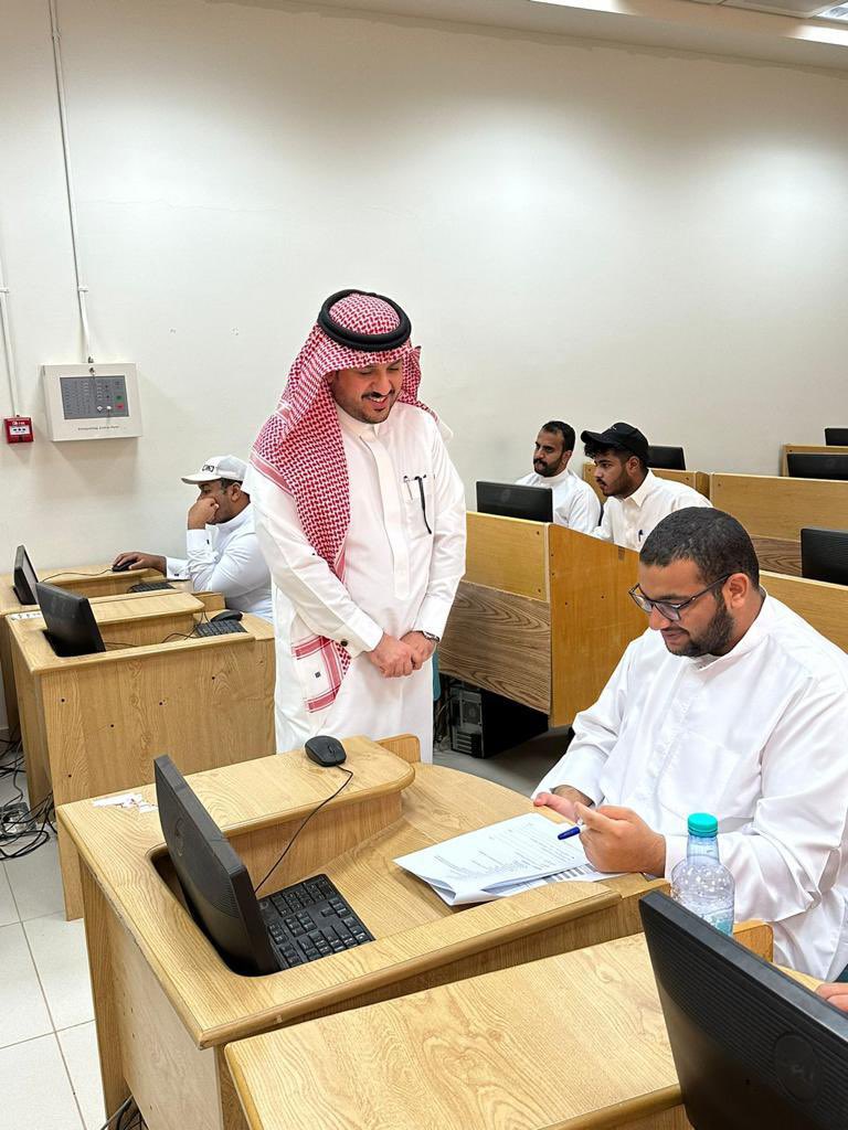 رئيس جامعة العريش :الالتزام بتوفير كافة الإمكانيات لضمان سير العملية التعليمية في برنامجي الترجمة الفورية 1