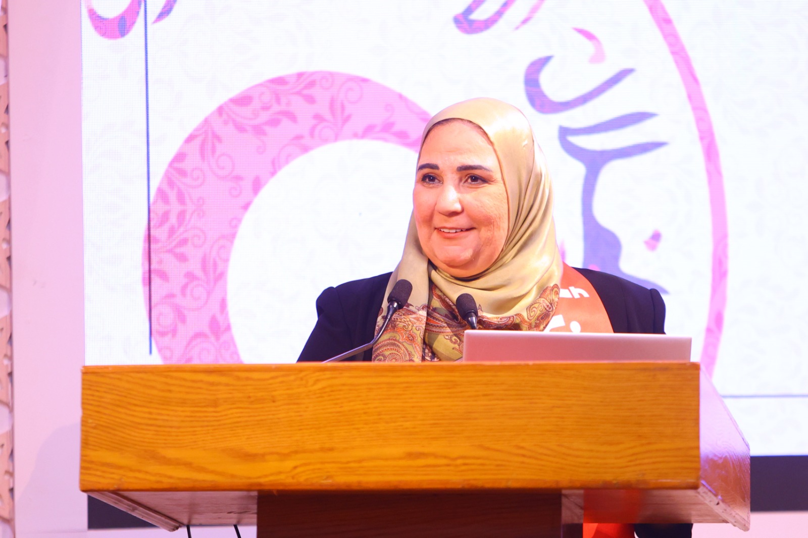 وزيرة التضامن تتابع جهود الهلال الأحمر المصري في الاستجابة للأزمات في غزة وسوريا وليبيا وتركيا 1 IMG 20231224 WA0068 11721557925