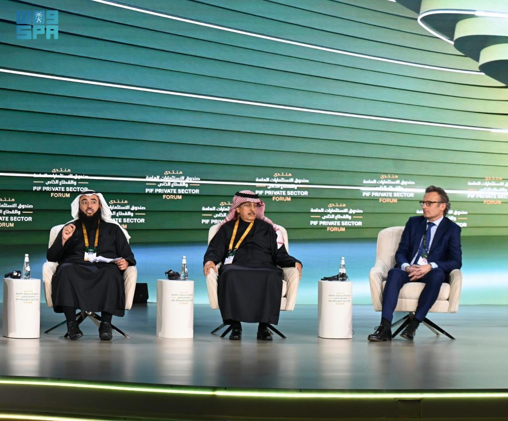 هشام بدر: "التخطيط" لها دور مهم في الشراكات بين الحكومة والقطاع الخاص لتعزيز التحول إلى الاقتصاد الأخضر 1 S6JERMnDw96lw57ro5o5zsNkA4EuacCce1r98Eg51719921424