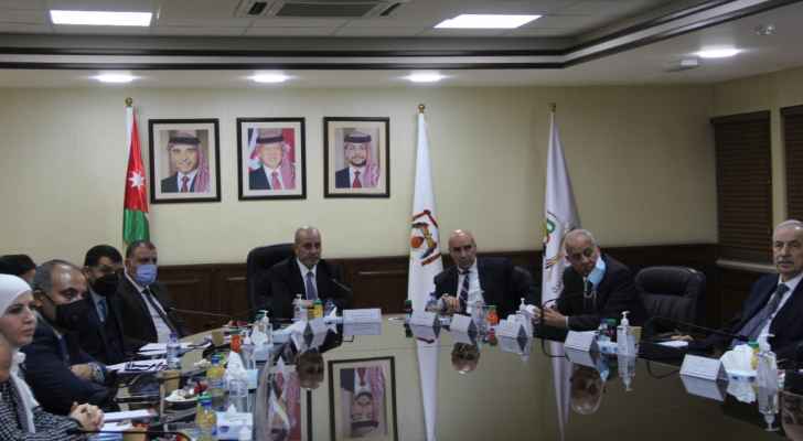 وزير الصناعة: عقد لقاء اسبوعي كل يوم سبت لمدة ساعتين مع المستثمرين لحل كافة المشاكل 1