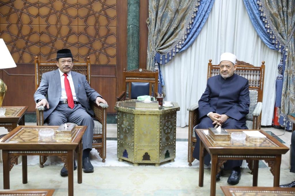 "هيئة الزكاة الإندونيسية» تقدم مساعدات إنسانية لـ«بيت الزكاة والصدقات» بـ100 مليون جنيه لإغاثة غزة 1 elaosboa394851721049246