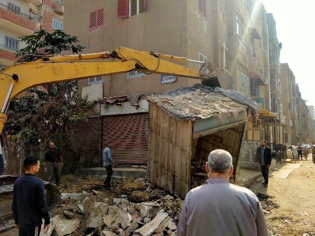 محافظ الشرقية: حملات مكثفة لإزالة البناء والإعلانات المخالفة والتعديات على الطرق العامة 1 elaosboa610591720624563