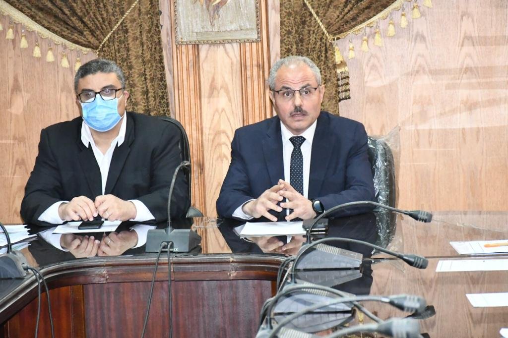 رئيس جامعة قناة السويس يناقش مع وفد ياباني الزمالات والمنح الدراسية المقدمة للباحثين 1 elaosboa642371722163926