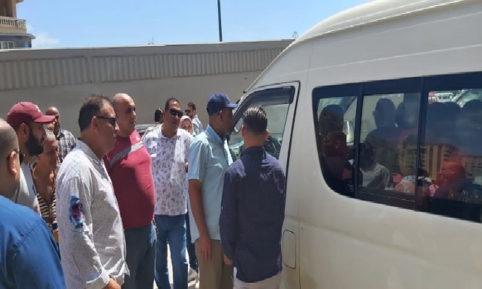 الإسكندرية .. حملات رقابية للتأكد من الالتزام بوضع ملصقات بالتسعيرة الجديدة للركوب 1 elaosboa923751722063843