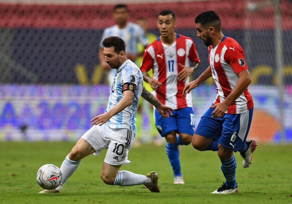 الأرجنتين تتأهل لنصف نهائي كوبا أمريكا بالفوز على الإكوادور 4-2 بركلات الترجيح 1 الأرجنتين في ربع نهائي كوبا أمريكا بالفوز على باراجواي1720151884