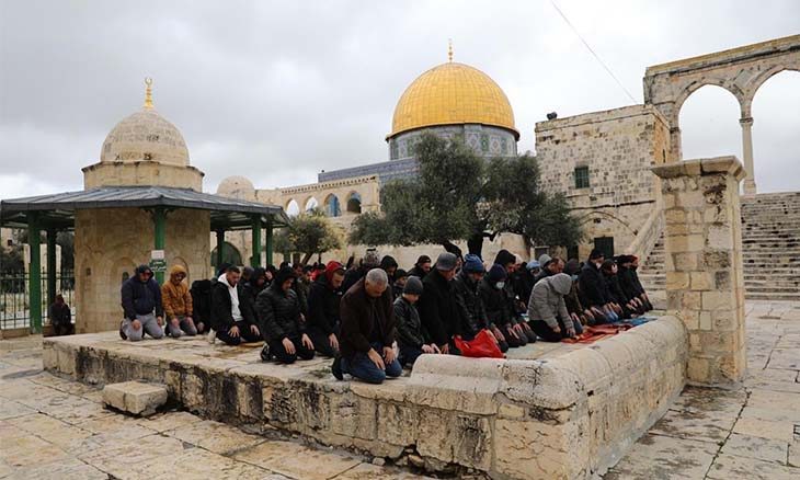 "مجلس الأوقاف في القدس": منع الاحتلال المصلين من دخول الأقصى يعكس خططه وسعيه إلى تهويده 1 الاقصى صلاة