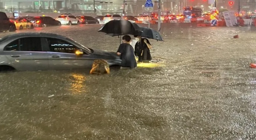 كوريا الجنوبية: إلغاء أكثر من 20 رحلة جوية بمطار "إنتشون الدولي" بسبب الأمطار الغزيرة 1 كوريا الشمالية