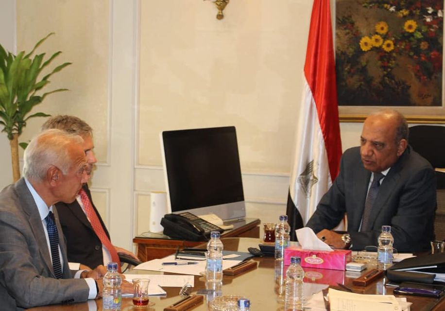 وزير قطاع الأعمال يبحث مع ممثلي شعبة وسائل النقل فرص التعاون في صناعة السيارات 1 وزير قطاع الأعمال 21724070123