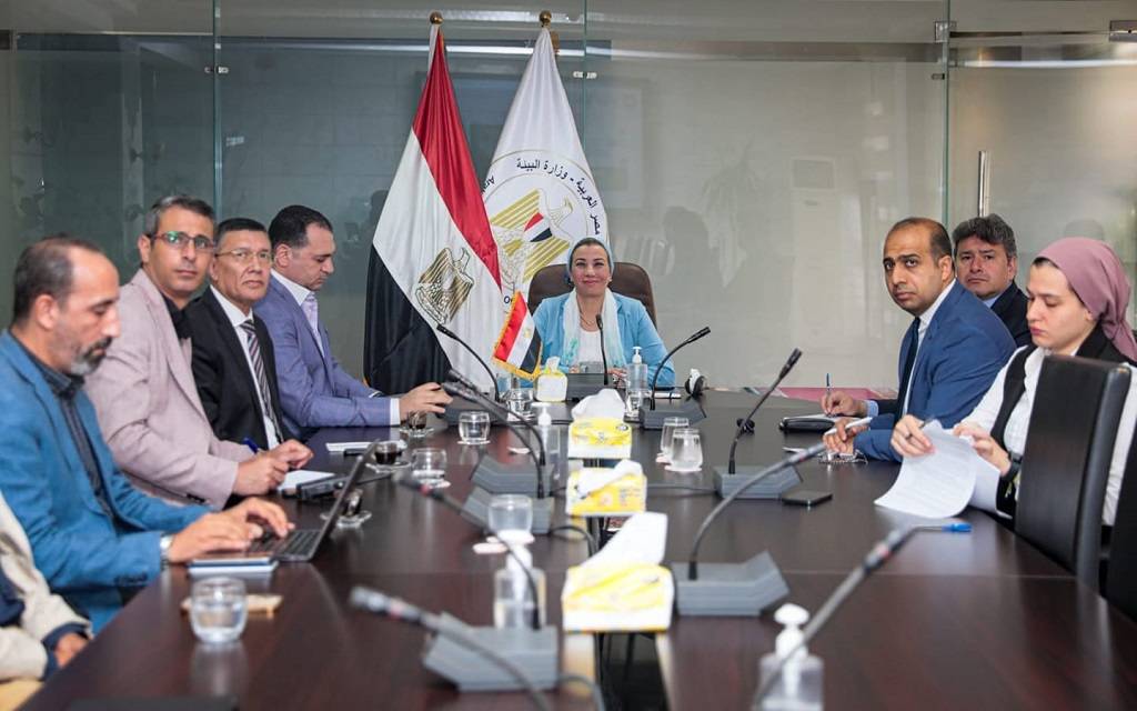 وزيرة البيئة: تعاون مصرى إماراتى فى مجال إدارة المخلفات الصلبة " تدوير المخلفات " 1 10241725086043