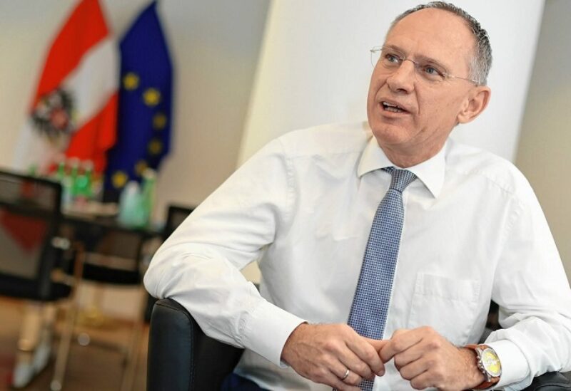 وزير داخلية النمسا: 70% انخفاضًا في طلبات اللجوء وإطلاق بطاقة خاصة لمعيشة اللاجئين 1 111 3