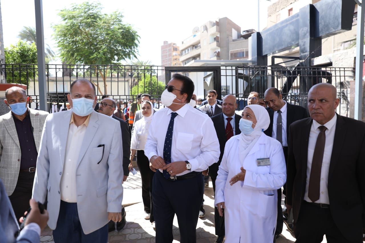 نائب وزير الصحة توصي بزيادة معدلات تغطية الصحة الإنجابية خلال جولة تفقدية بمحافظة الأقصر 1 111723801207