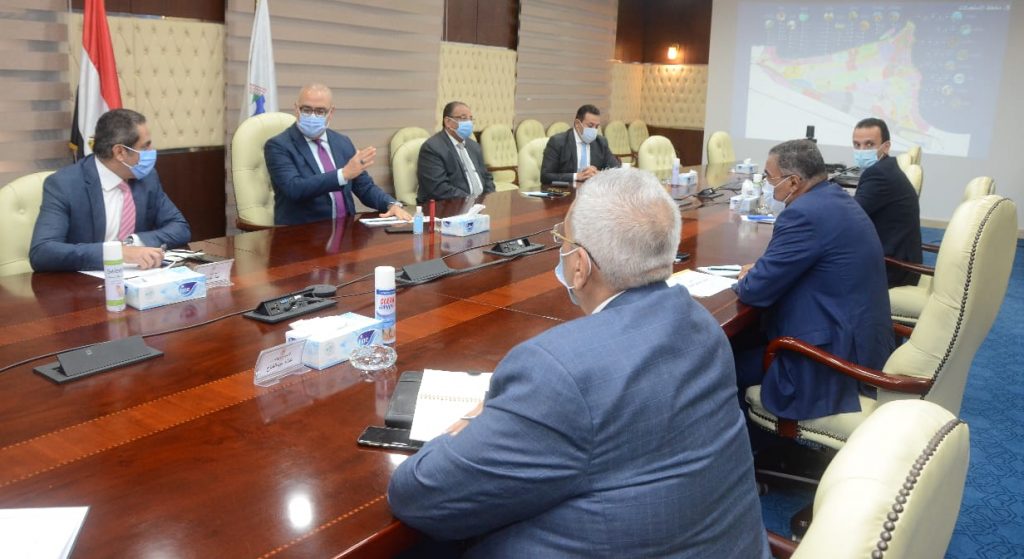 وزير الإسكان ومحافظ مطروح يتابعان موقف تسليم الأراضى البديلة ب "رأس الحكمة الجديدة" 1 121501584 1746534585524899 1723428602918310062 o1723110185
