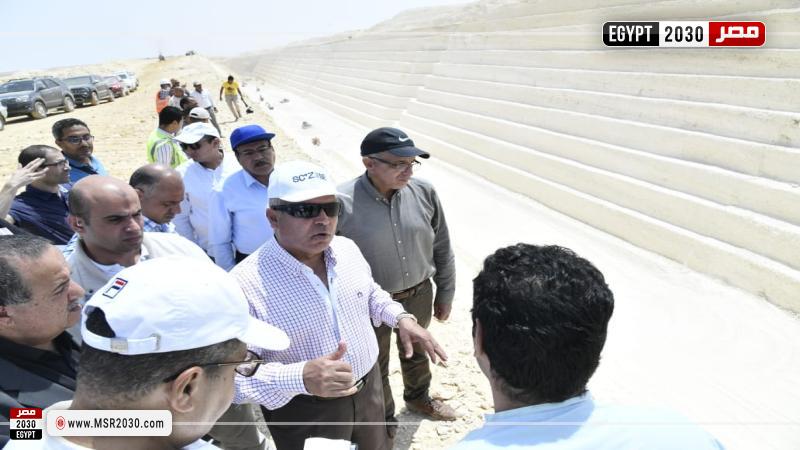 رئيس الوزراء يتفقد أعمال إنشاء وتنفيذ مشروع الخط الأول من شبكة القطار الكهربائي السريع خلال زيارته لمدينة رأس الحكمة 1 122427 W1723716966