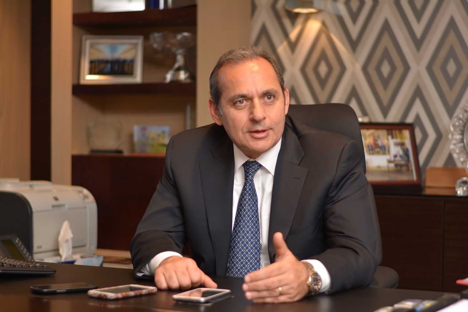 محافظ القاهرة يبحث مع رئيس البنك الأهلي المصري سبل التعاون في مجال المشاركة المجتمعية 1 1305201505032941723644723