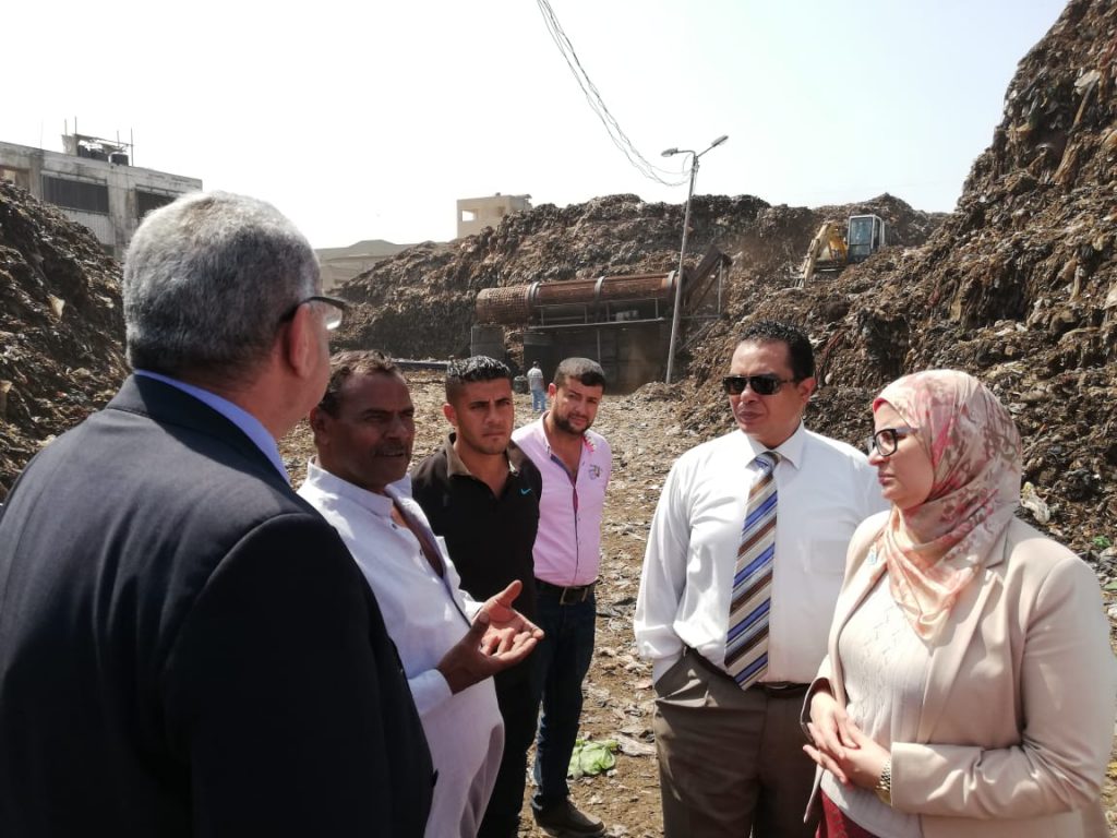 محافظ بني سويف يلتقي رئيس جهاز تنظيم المخلفات الصلبة بوزارة البيئة 1 147569 71723379943