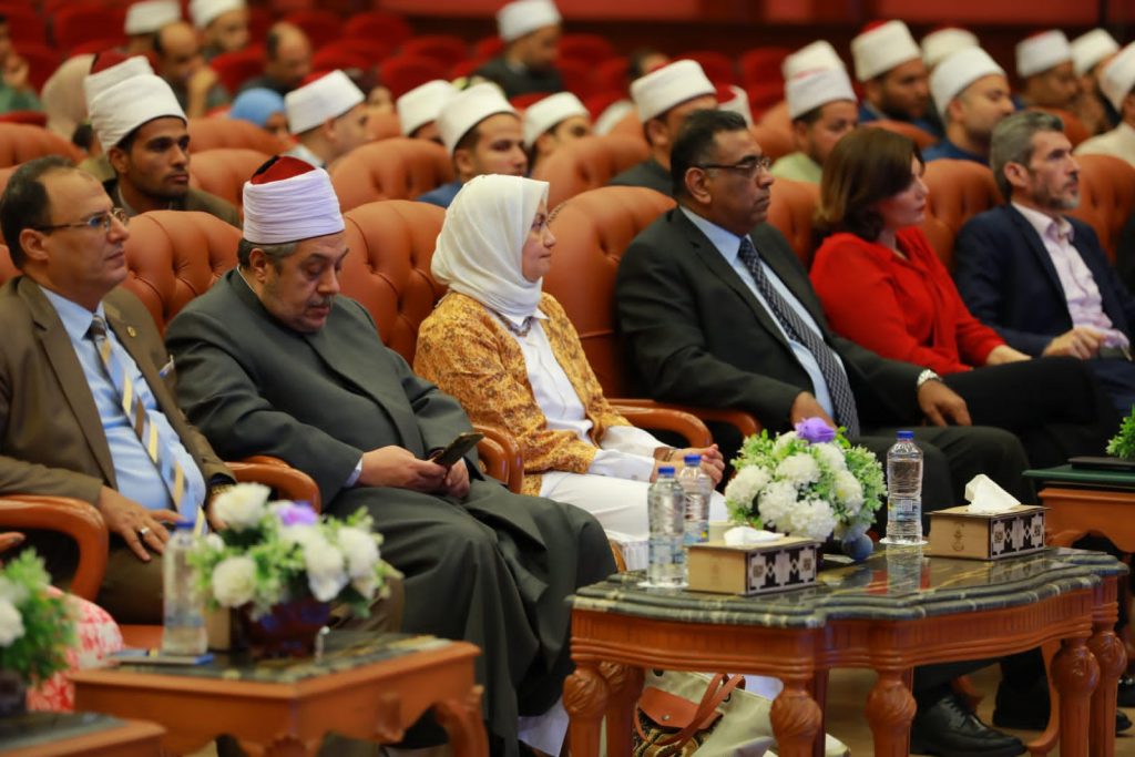 مستشار شيخ الأزهر: الإمام الأكبر يؤكد دائمًا على ضرورة متابعة الطلاب الوافدين وتقديم الرعاية الكاملة لهم 1 1651722520804