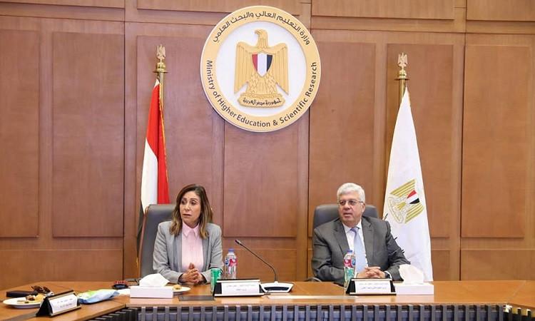 وفد من "التعليم العالي" وبنك المعرفة المصري يزور اتحاد الجامعات العربية بالأردن لبحث التعاون المشترك 1 168370764301722598683
