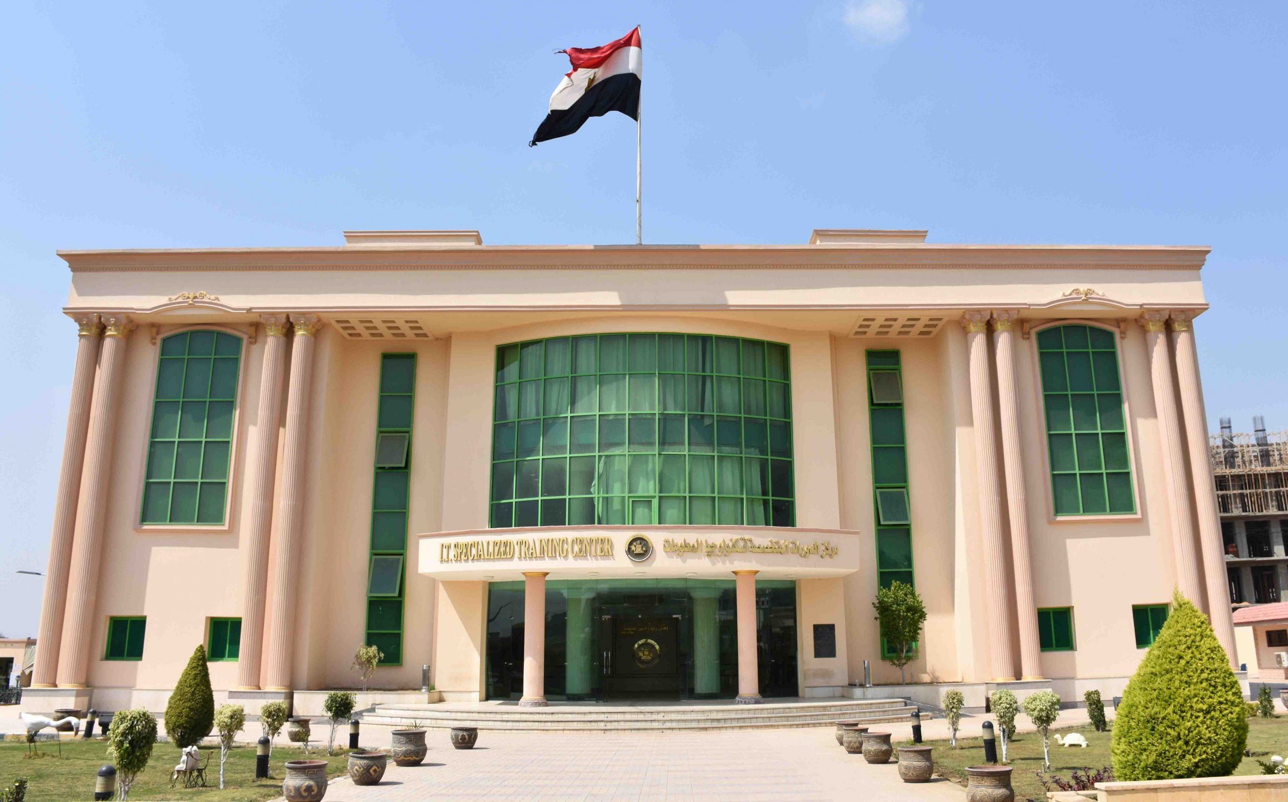 إدارة نظم المعلومات للقوات المسلحة توقع بروتوكولا مع معهد تكنولوجيا المعلومات التابع لوزارة الاتصالات 1 181723049524 scaled