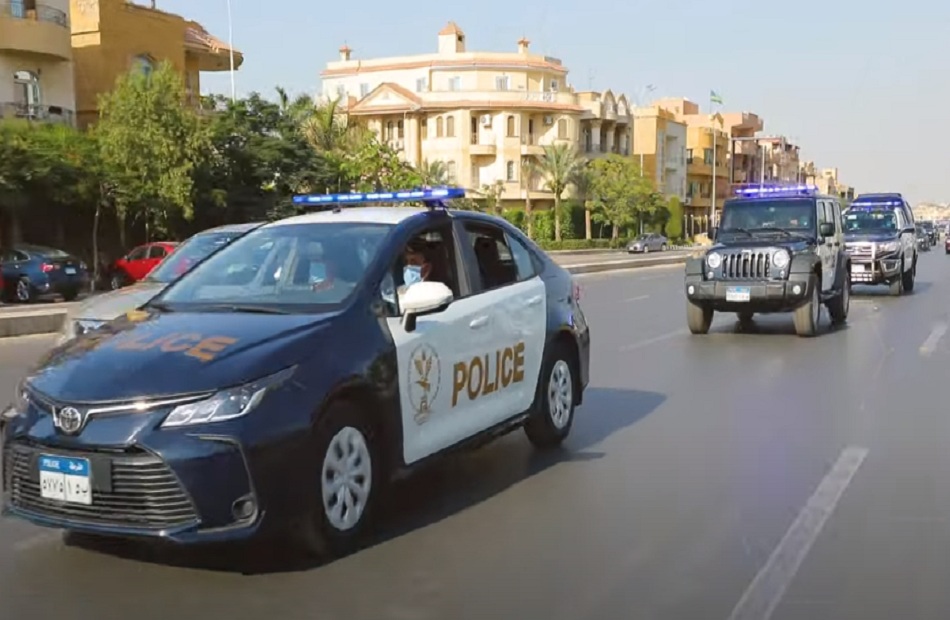 الداخلية تضبط قائد سيارة وآخر لقيامهما بحركات استعراضية وإشعال ألعاب نارية بالقاهرة 1 19 2022 637889261776574272 6571724778304
