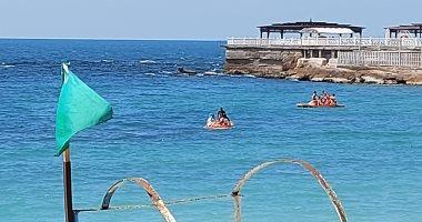 مصايف الإسكندرية: رفع الرايات الخضراء والصفراء بالشواطئ وسط إقبال متوسط من المصطافين 1 2022090911345734571722588544