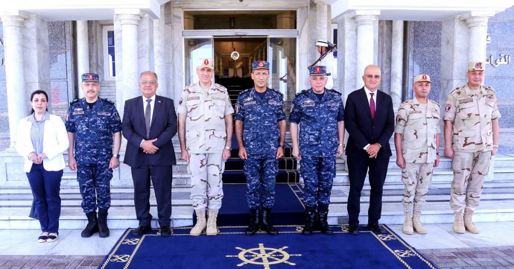 القوات المسلحة تنظم معرضاً لدعم التصنيع المحلي لقطع الغيار ومستلزمات التأمين الفني للقطع البحرية 1 221722706744