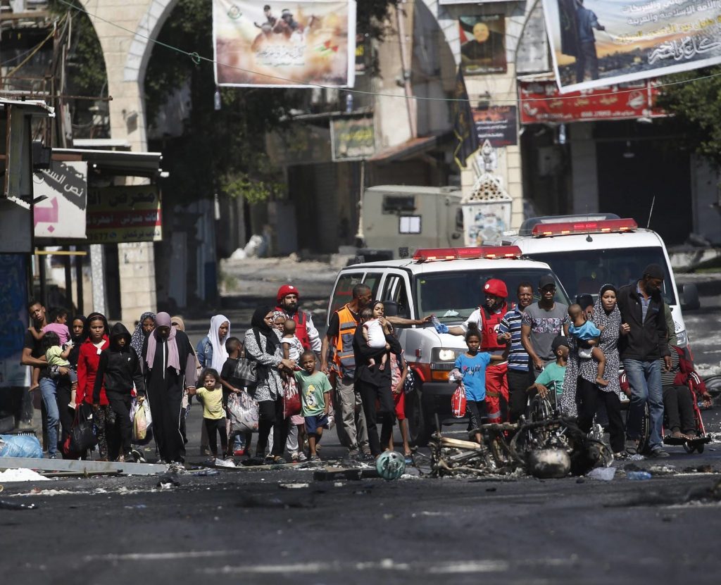 الهلال الأحمر الفلسطيني : نجد صعوبة في الوصول إلى مصابين في مخيم جنين 1 2406041725102008