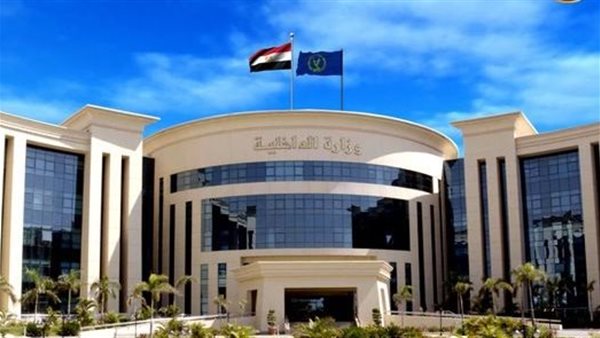 ضبط شخصين بالبحر الأحمر لقيامهما بالاستيلاء على مبالغ مالية من مالك محل مصوغات ذهبية 1 2841722677943