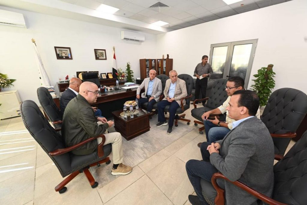 وزير الإسكان يعقد اجتماعا بمقر جهاز "مدينة بدر" لمتابعة سير العمل بمختلف القطاعات بالمدينة 1 286651722502623