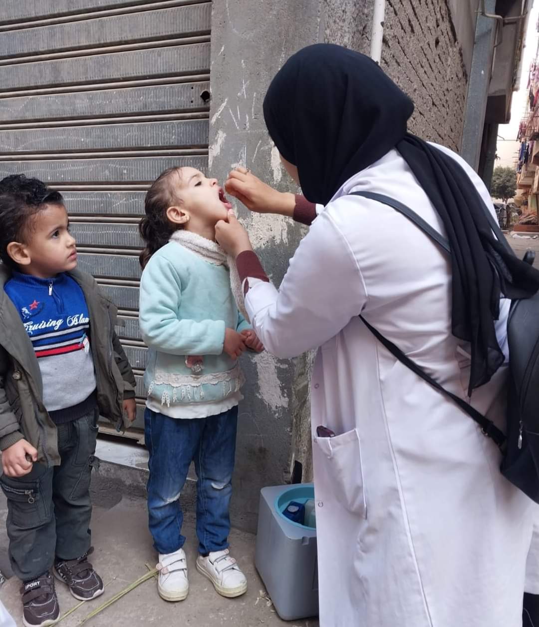 "المنظمات الأهلية الفلسطينية": لا توجد ضمانات لسلامة الطواقم الطبية خلال حملة التطعيم ضد شلل الأطفال بغزة 1 3031725096423