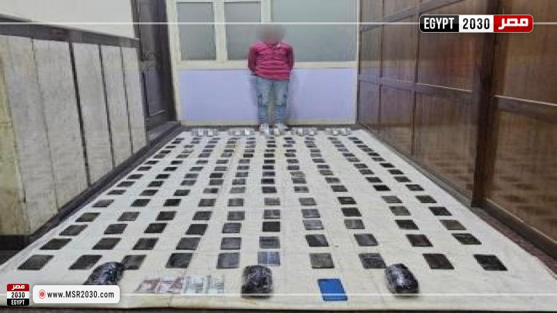 ضبط عنصرين إجراميين بالإسكندرية وبحوزتهما 65 كيلوجراما من مخدر الحشيش 1 351181 W1722677883