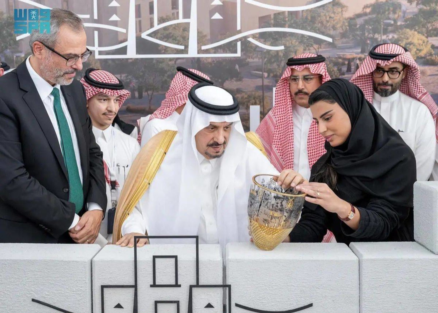 وضع حجر الأساس لمشروع "إروغلو" للملابس الجاهزة بالقنطرة غرب باستثمارات 40 مليون دولار 1 3611971723561503