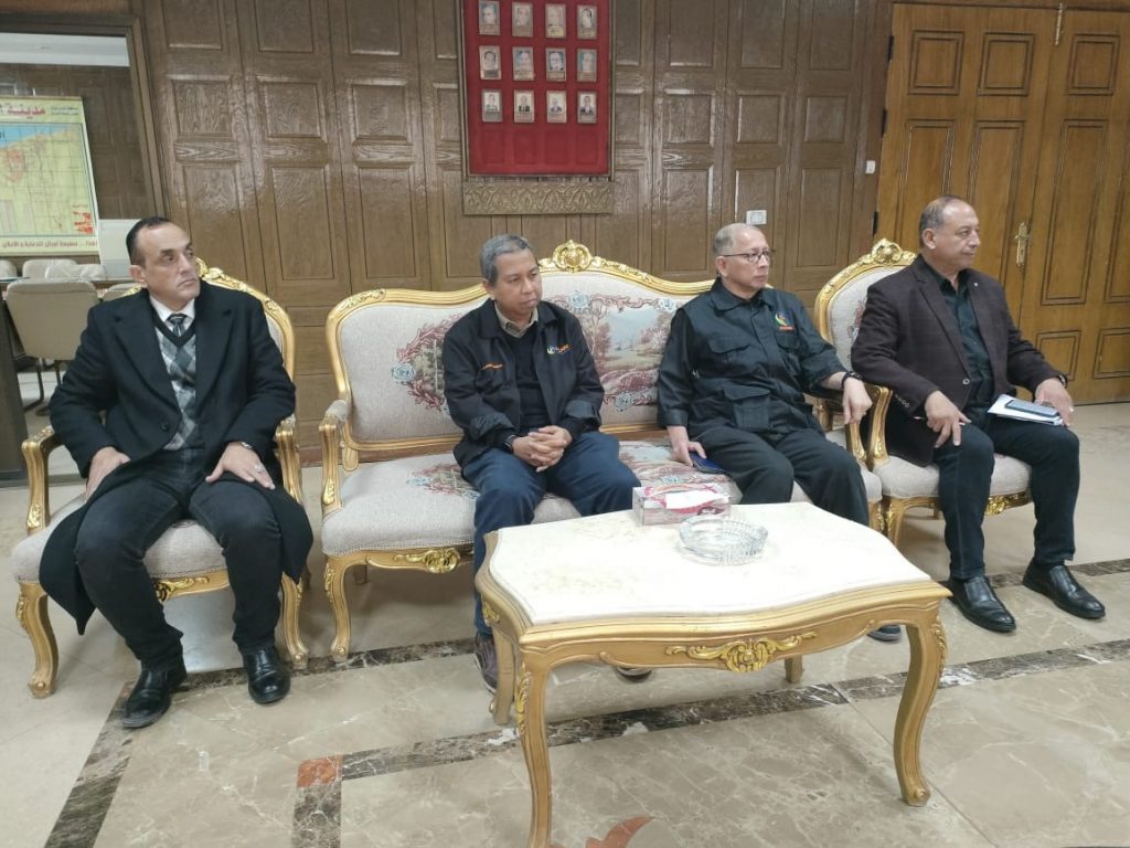 محافظ شمال سيناء يبحث مع السفير الفلسطيني عددا من الموضوعات والملفات المشتركة 1 4061724596683