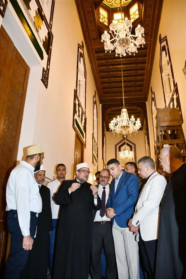 وزير الأوقاف يتفقد أعمال ترميم وصيانة مقبرة ضريح الإمام محمد متولي الشعراوي بقرية دقادوس 1 49688968216832894861723489263