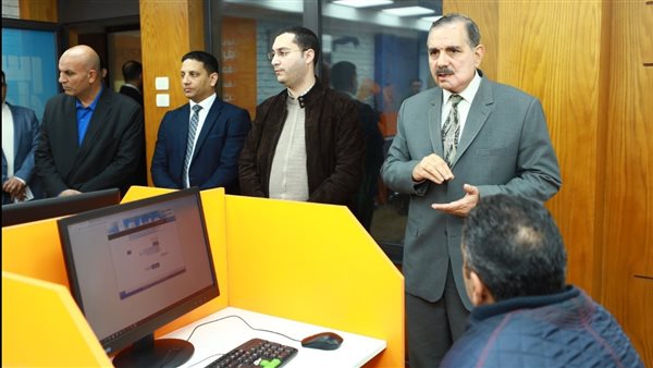 محافظ كفر الشيخ يؤكد التعاون المثمر مع وزارة الاتصالات بمشروعات البنية المعلوماتية 1 5011724851624