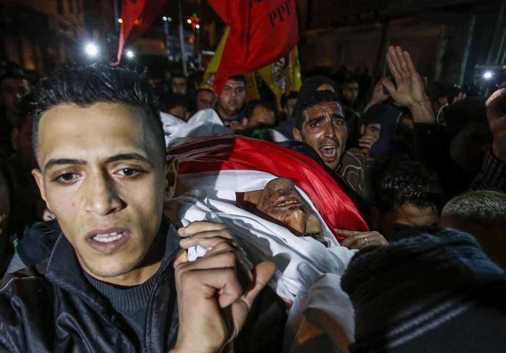 استشهاد 3 فلسطينيين وإصابة آخرين في قصف للاحتلال الإسرائيلي على مدينة خان يونس 1 5b88d8dded1723735324