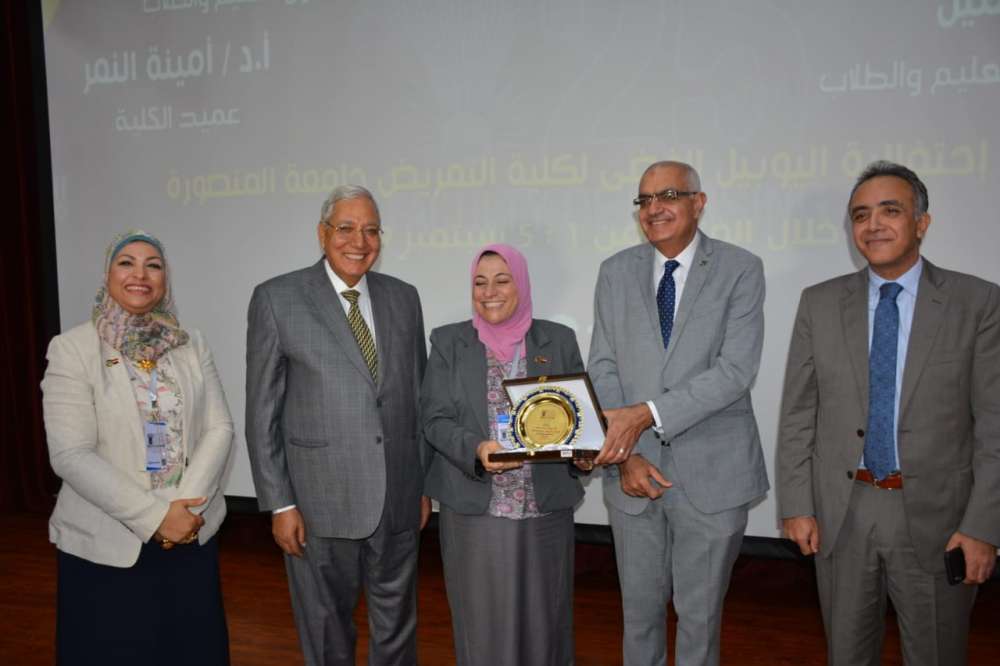 محافظ الدقهلية: جامعة المنصورة هي الذراع العلمي للمحافظة في تقديم الرعاية الطبية للمرضي 1 5d6d0dab421aa9060f1f8cbc1724862423