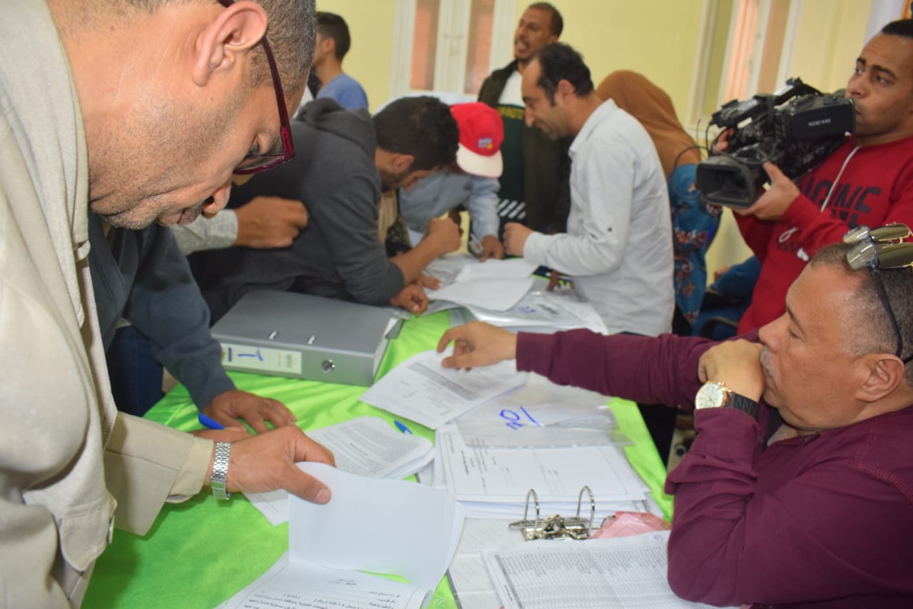 محافظ شمال سيناء يتفقد جمعية التدريب المهني والأسر المنتجة.. ويلتقي تلاميذ "مقرأة تجمع الصالحين" 1 6001724882883
