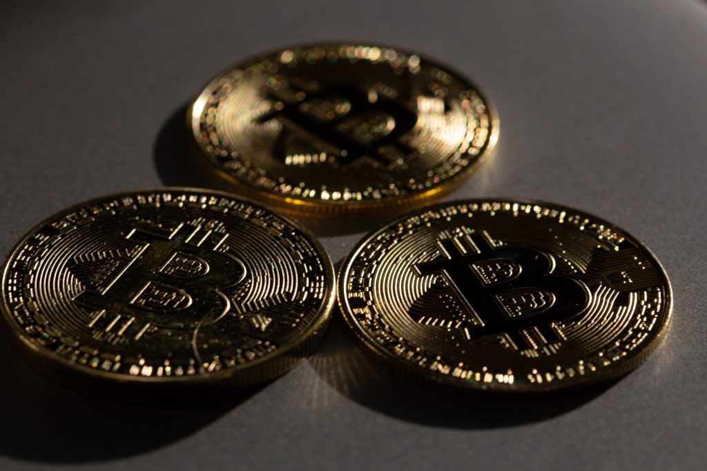 العملات المشفرة تتعافى بعد تسجيل خسائر فادحة..و"بيتكوين" تصعد 4.8% 1 627dfe4c42360402e30653b61722938823