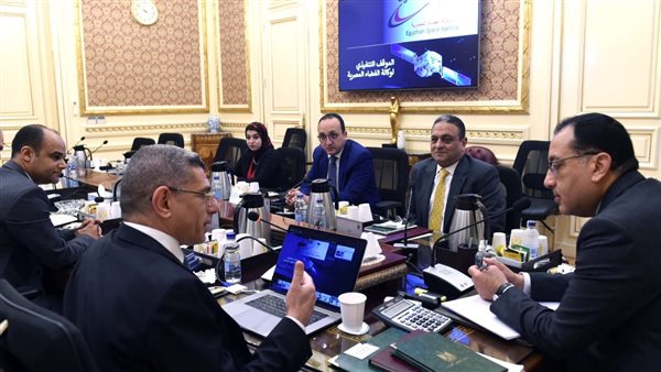 رئيس الوزراء يتابع تنفيذ منشآت المدينة الفضائية وخطة توطين تكنولوجيا الأقمار الصناعية 1 6851723987806