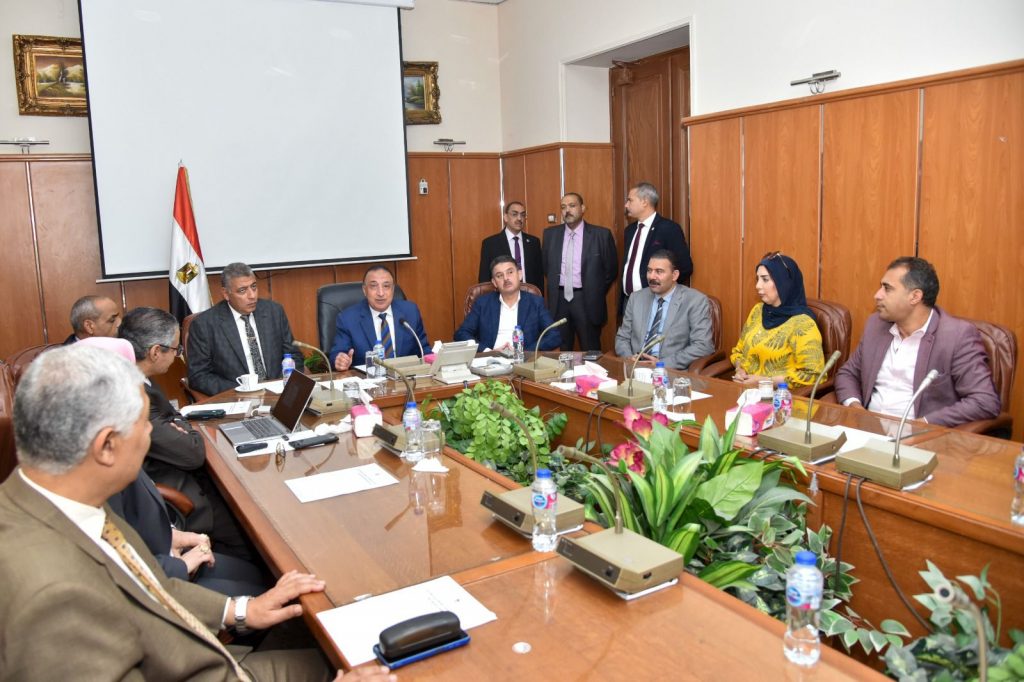 محافظ الإسكندرية يتفقد عددا من المشروعات الخدمية للوقوف على سير العمل بها 1 691722539343