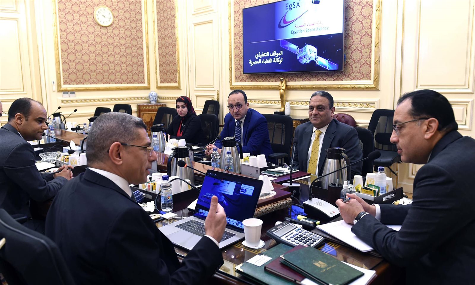 الرئيس التنفيذي لوكالة الفضاء المصرية يزور جنوب أفريقيا لتعزيز التعاون الفضائي 1 7651725109744