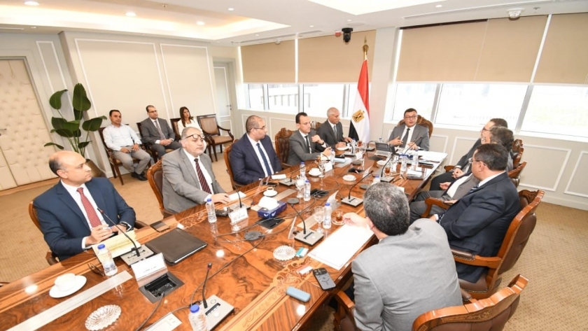 وزير الإسكان يستعرض خطط شركات التسويق العقاري لتسويق المشروعات السكنية بالمدن الجديدة 1 80166205817217378711723372144